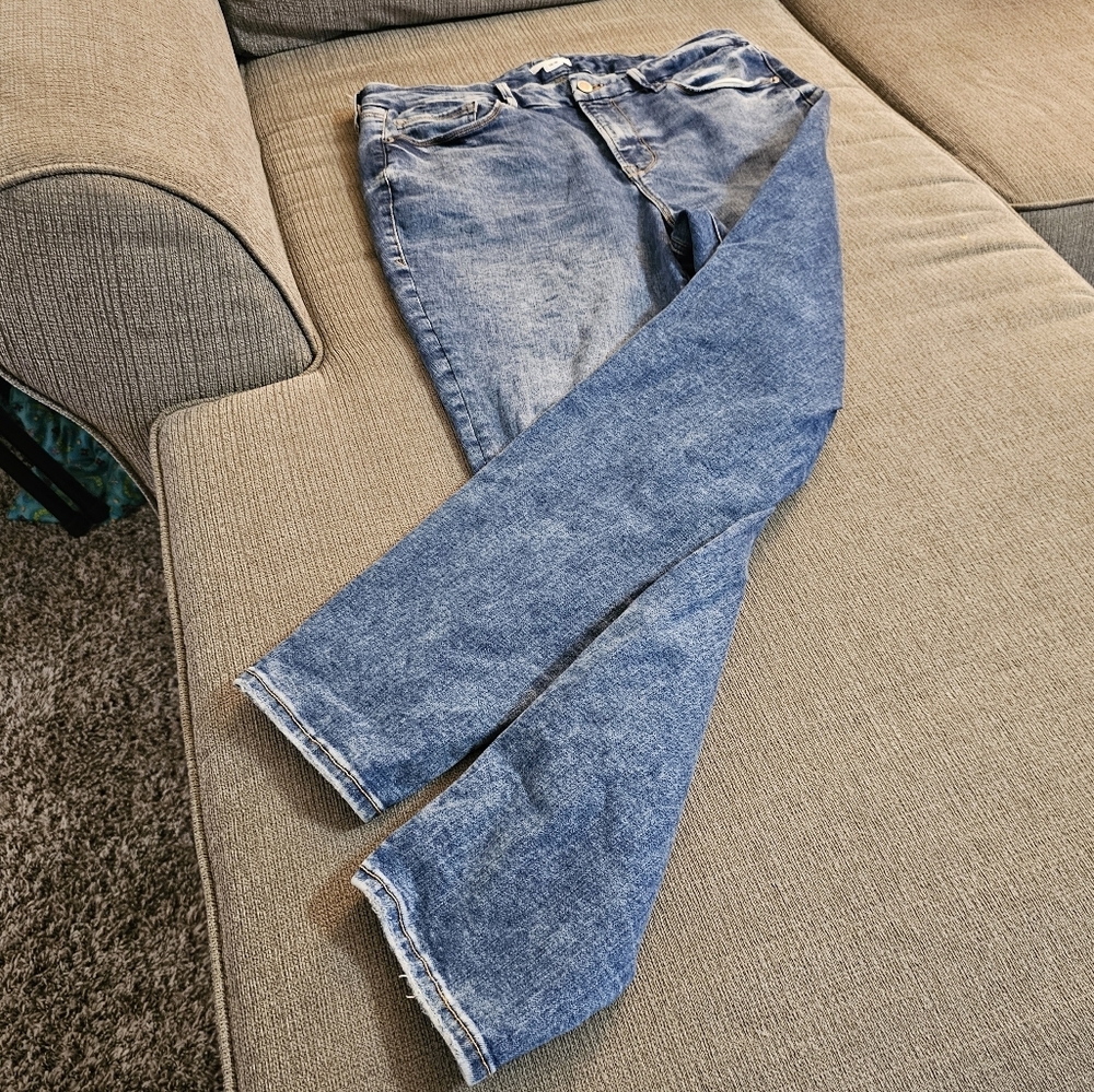 Good American Distressed High Rise Denim Casual Medium Wash Jeams Size 14-18 - Picture 3 of 8